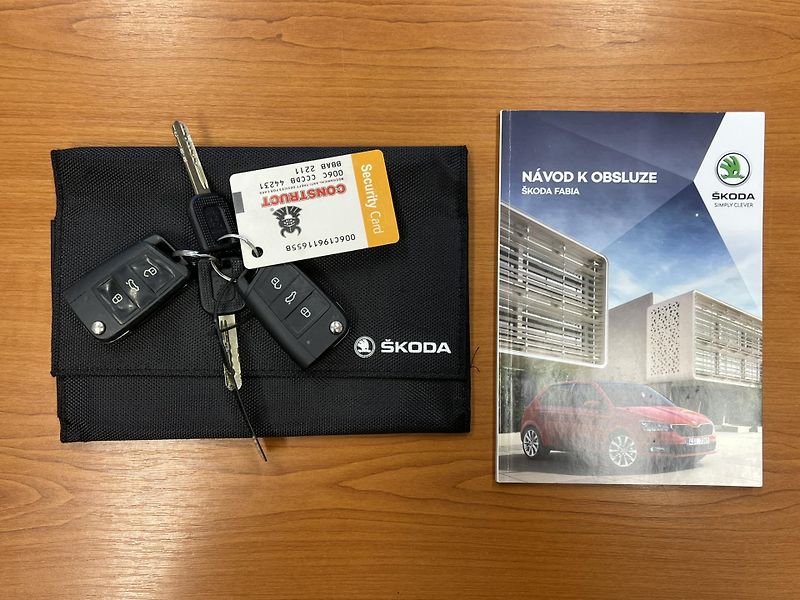 Škoda Fabia (2022) 1.0 TSI 70KW STYLE ČR 1MAJITEL - fotka 14 z 16