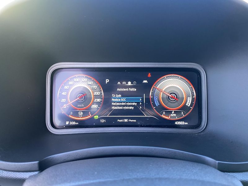 Hyundai Kona EV 100KW - 1xMAJ - DPH - TOP - fotka 22 z 50