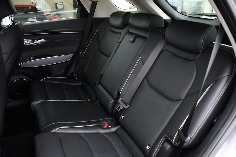 Genesis GV70 2.5T AWD AT8 LUXURY LINE - fotka 20 z 46