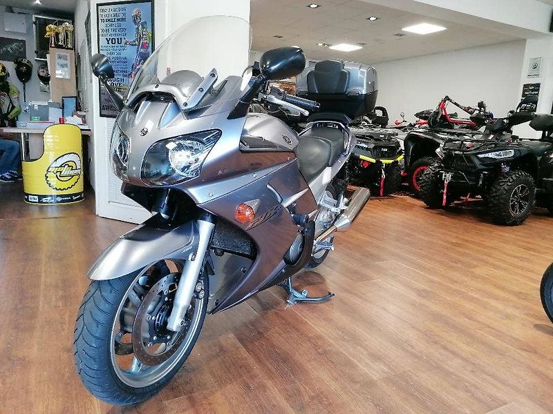 Yamaha FJR 1300 A (2004) - fotka 1 z 20