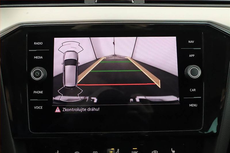 Volkswagen Passat (2023) Elegance 2.0 TDI - fotka 16 z 20