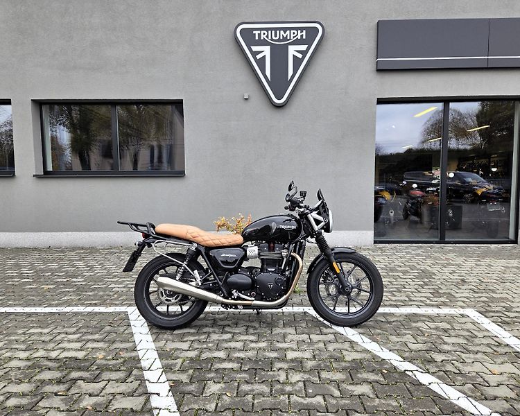 Triumph Street Twin (2017) 900 + brašny - fotka 3 z 17