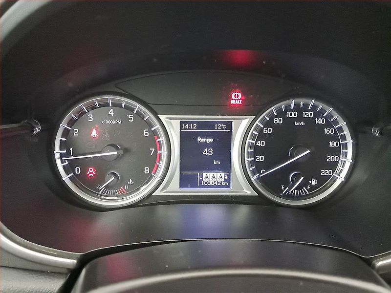 Suzuki Vitara (2016) 1.6 VVT, Serv.kniha, Tempomat - fotka 11 z 16