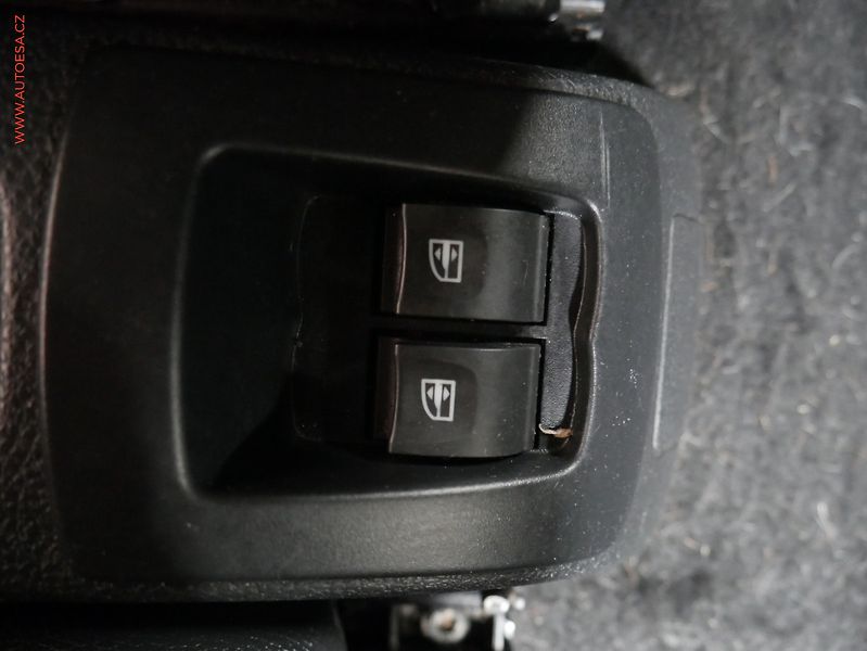 Dacia Sandero (2013) 1.5dCi, AC, tempo - fotka 19 z 21