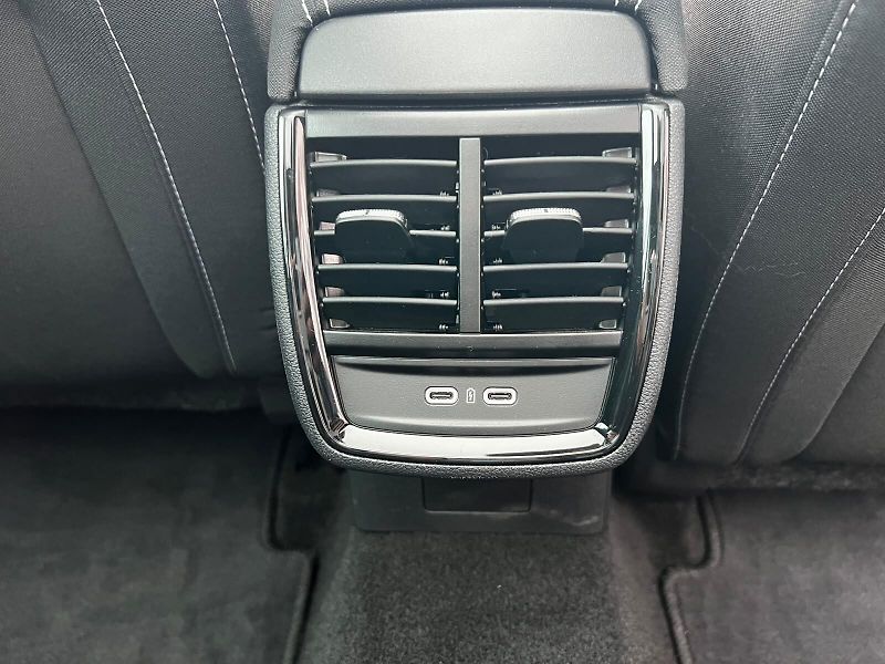 Škoda Scala Monte Carlo 1,0 TSI 85KW DSG - fotka 22 z 25