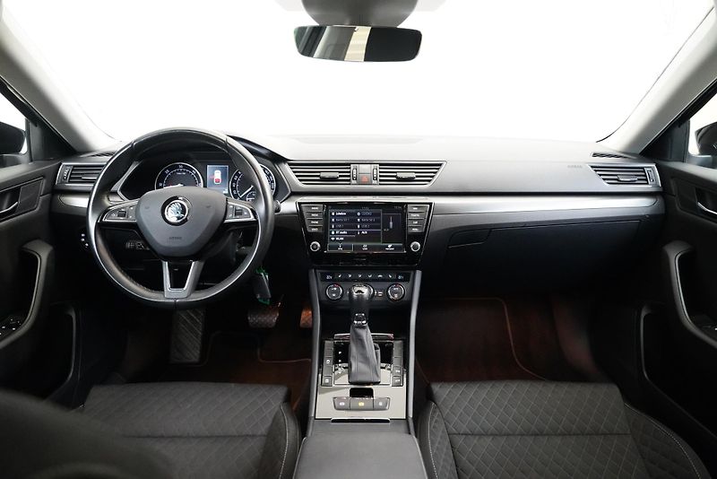 Škoda Superb - fotka 5 z 27