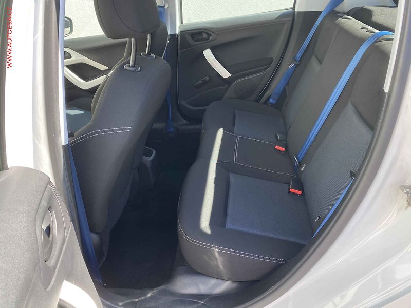 Peugeot 208 (2017) 1.2 PT, AC, tempo - fotka 10 z 16
