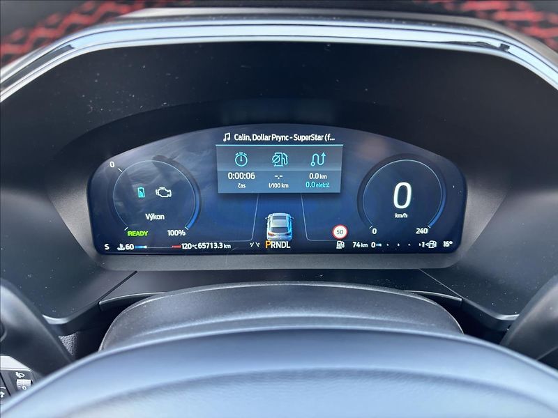 Ford Kuga 2,5 HEV 138kW ST-Line X AWD - fotka 26 z 46