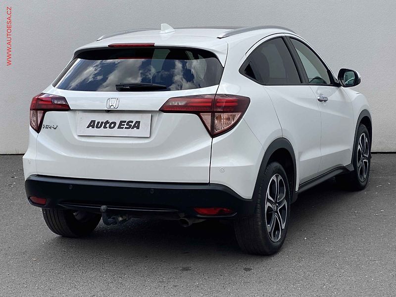 Honda HR-V (2016) 1.5i-VTEC, Executive, AT - fotka 4 z 17