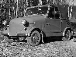 SMZ S-3A poháněl slabý dvoutaktní motor z motocyklu.