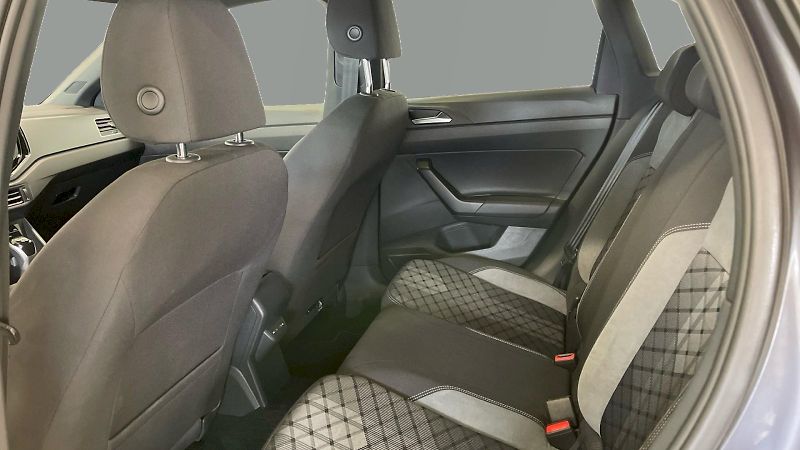 Volkswagen Taigo (2025) R-Line 1,0TSI 85kW - fotka 12 z 24