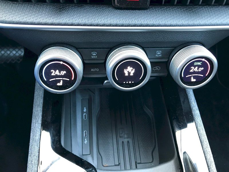 Škoda Superb (2025) COMBI SELEC TD 110/2.0 A7F - fotka 27 z 28