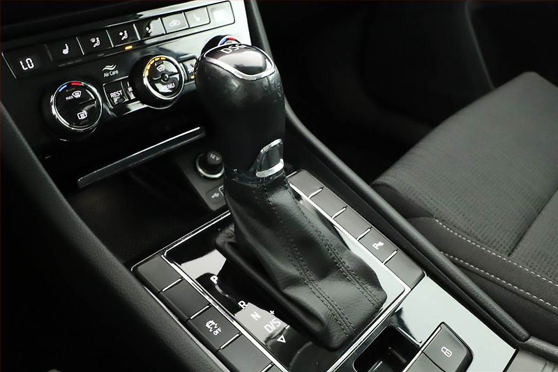 Škoda Superb (2019) Ambition 2.0 TDI, Automat - fotka 11 z 19