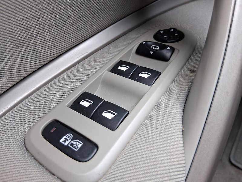 Citroën C5 EXCLUSIVE 2.0 HDi 120 kW - fotka 21 z 25