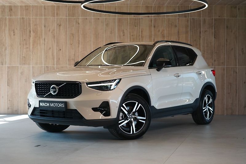Volvo XC40 B3 PLUS Dark, Harman, 360° - fotografie inzerátu
