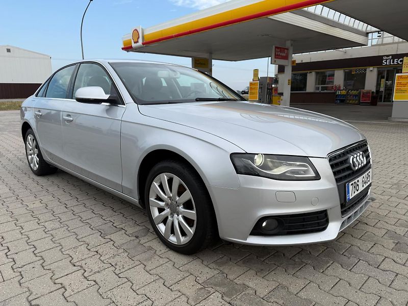 Audi A4 (2010) 2,0 TDI - fotka 2 z 21