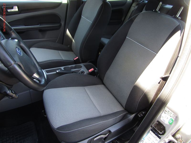 Ford Focus (2011) 1.6 i, ČR, servis.kniha, AC - fotka 9 z 15