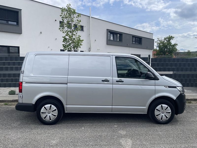 Volkswagen Transporter (2021) T6.1 2.0 TDI 110 kW - fotka 6 z 23