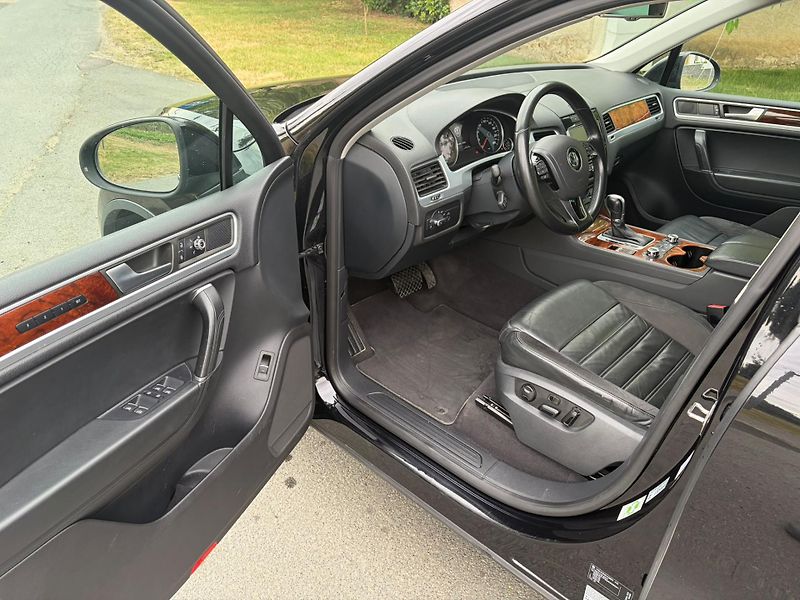Volkswagen Touareg (2013) 3.0TDI180kW/4x4/VZDUCH/WEBASTO - fotka 9 z 35