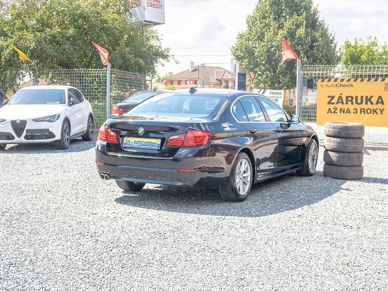 BMW Řada 5 (2013) 2.0D 135KW mat – NOVÉ V ČR - fotka 5 z 44