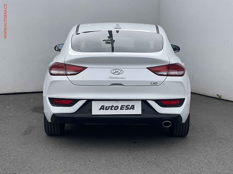 Hyundai i30 (2022) 1.0 T-GDI, 1.maj,ČR, servis - fotka 5 z 19