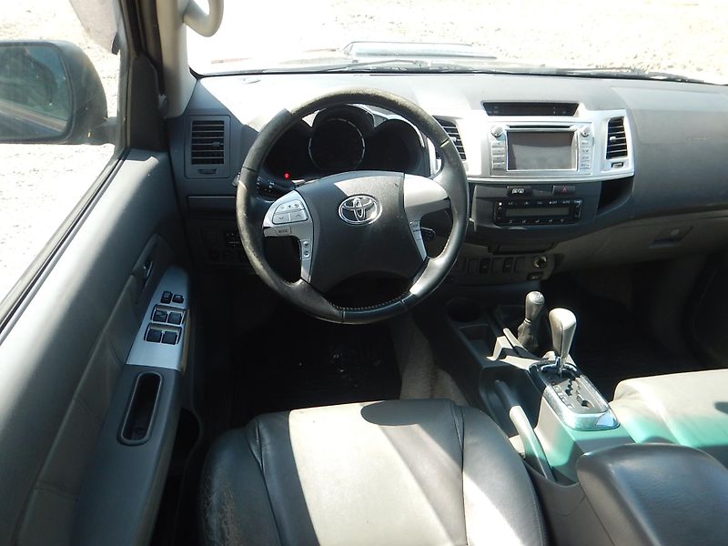Toyota Hilux 3.0 D-4D, 4x4, AUTOMAT, TAŽNÉ - fotka 11 z 26