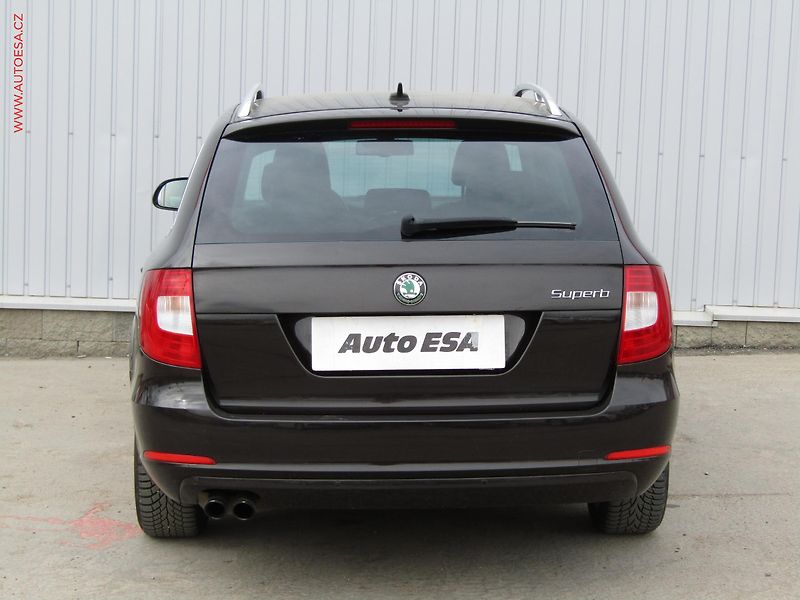 Škoda Superb (2012) 2.0 TDi, ČR, L&K, DSG, STK3 - fotka 5 z 20