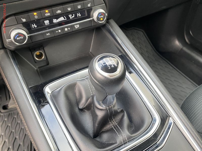 Mazda CX-5 (2019) 2.0 i 4x4, ČR, TZ, navi - fotka 16 z 20
