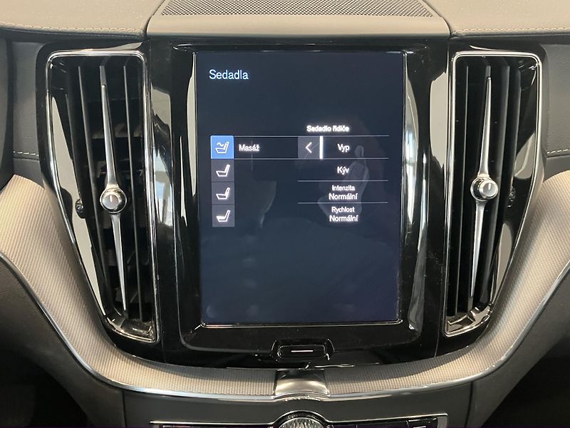 Volvo XC60 T6 AWD Drive-E Inscription AT8 - fotka 38 z 47