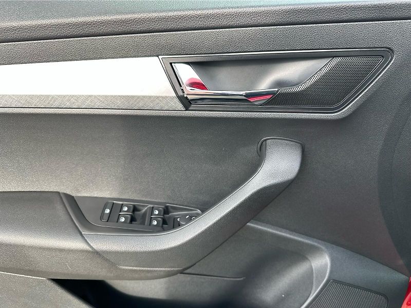 Škoda Karoq Ambition 1.5 TSI 110kw DSG - fotka 17 z 22
