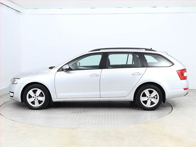 Škoda Octavia (2017) Ambition 1.6 TDI, Serv.kniha - fotka 3 z 14