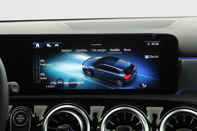 Mercedes-Benz Třídy A (2025) A 250 e, AMG Line, Navigace - fotka 17 z 24
