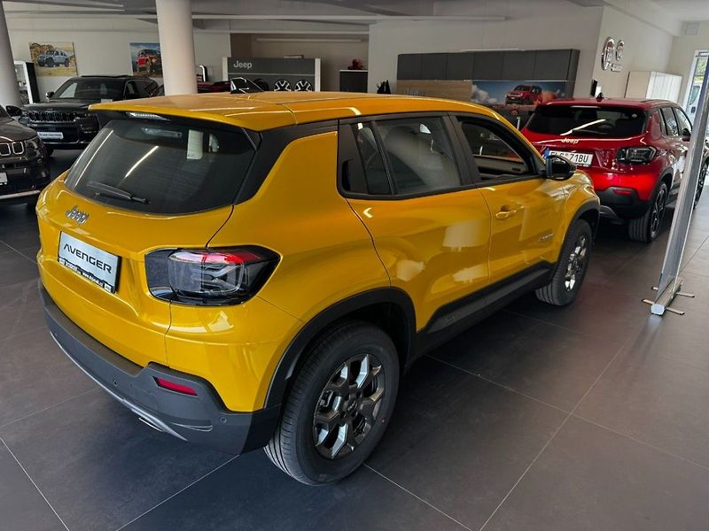 Jeep Avenger Longitude 1.2 Turbo 100k MT6 E - fotka 3 z 19