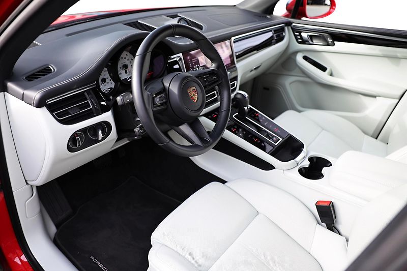 Porsche Macan (2023) - fotka 10 z 25