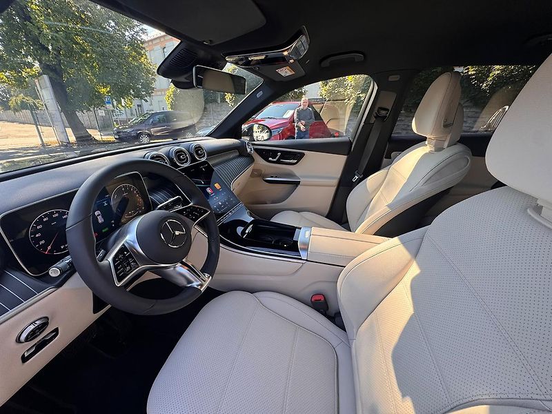 Mercedes-Benz GLC (2026) 300 de 4MATIC - fotka 10 z 23