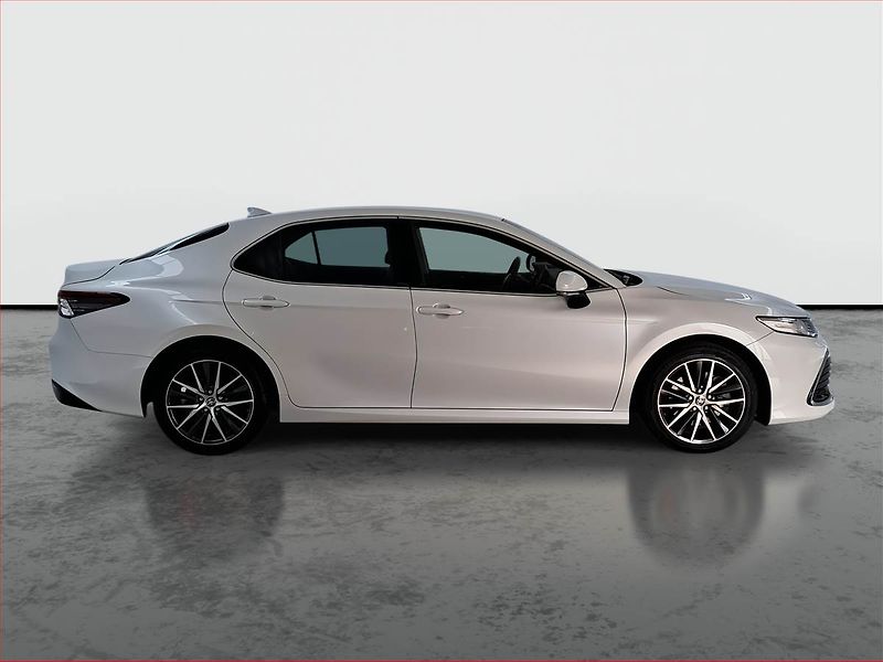 Toyota Camry (2023) Executive 2.5 Hybrid - fotka 6 z 19
