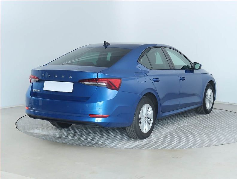 Škoda Octavia (2024) Ambition Plus 1.5 TSI - fotka 5 z 18