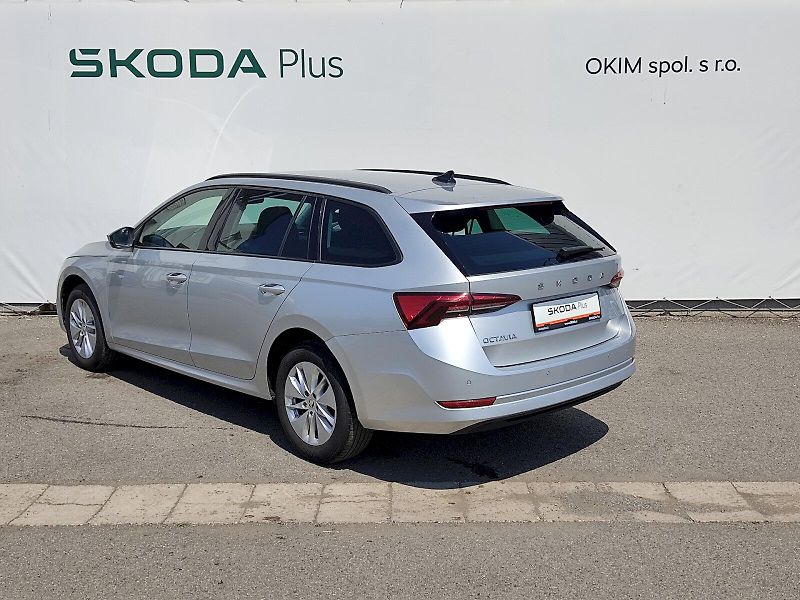 Škoda Octavia (2023) combi Ambition Plus 1,5 Tsi - fotka 32 z 35