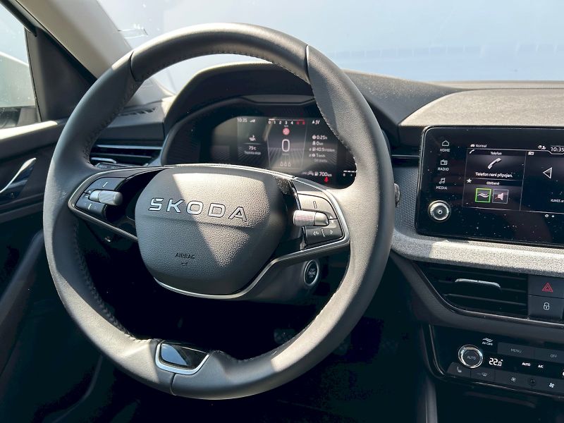 Škoda Scala (2025) Selection 1.0 TSI 85 kW - fotka 10 z 35