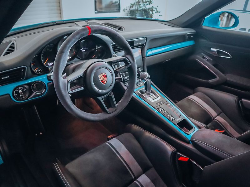 Porsche 911 GT3 368 kW - fotka 6 z 38