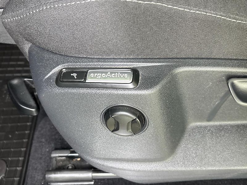 Volkswagen Tiguan Highline 4MOT DSG - fotka 28 z 30