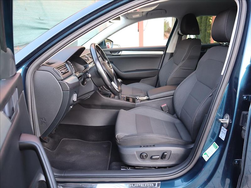 Škoda Superb 2,0 TDi, Kessy, FrontAssist, P - fotka 9 z 40