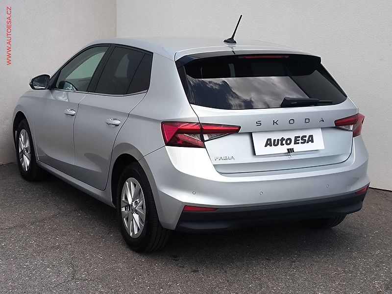Škoda Fabia (2024) 1.0 TSi, ČR, DSG, LED, park - fotka 6 z 28