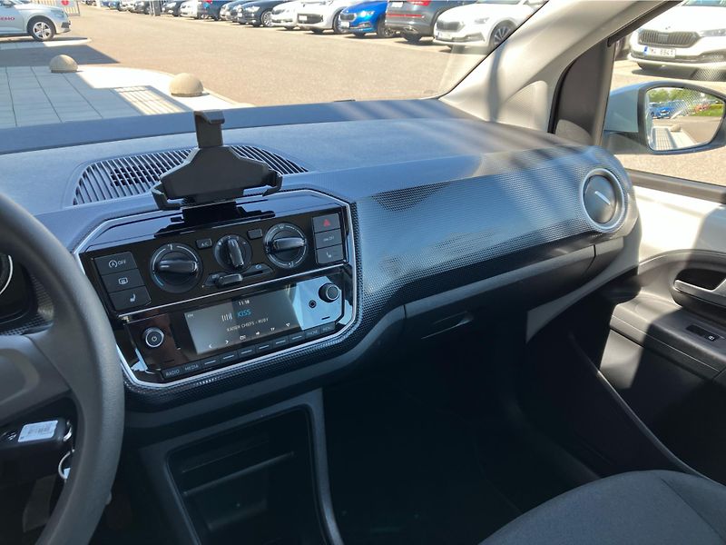 Volkswagen up! 1.0 MPI 48 kW KLIMA - fotka 15 z 30