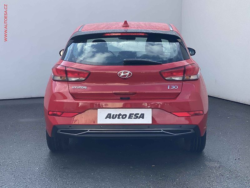Hyundai i30 (2020) 1.5i, ČR, servis.kniha, AC - fotka 5 z 18