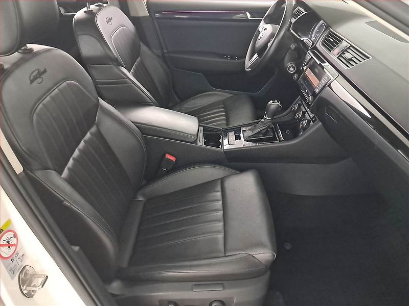 Škoda Superb (2017) Laurin&Klement 2.0 TDI 4x4 - fotka 9 z 24