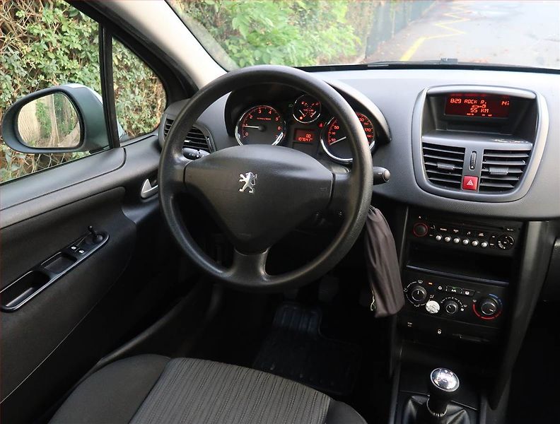 Peugeot 207 (2011) 1.4, po STK, jezdí výborně - fotka 7 z 15