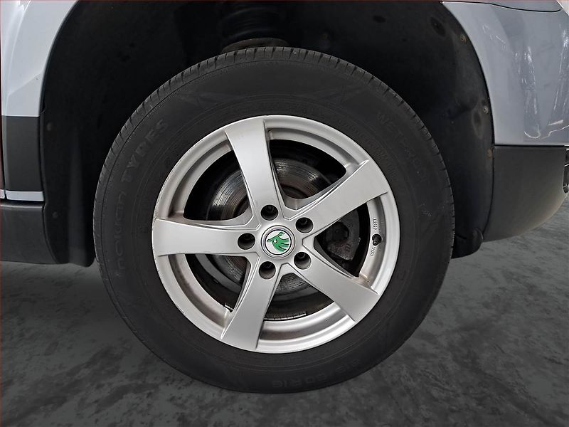 Škoda Yeti (2012) 2.0 TDI, Tempomat - fotka 14 z 16