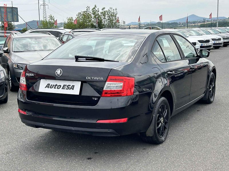 Škoda Octavia (2013) 1.2 TSI, ČR, AC, výhřev sed - fotka 4 z 15