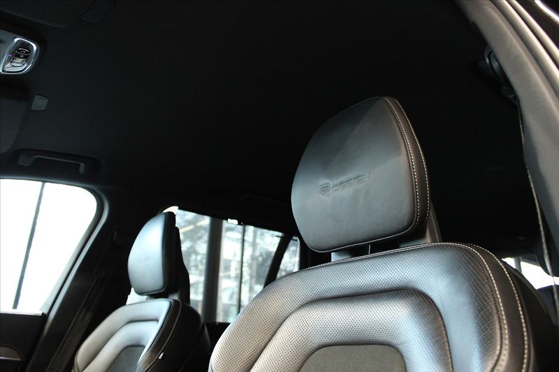 Volvo XC90 B5 AWD R Design PilotAssist/DP - fotka 9 z 32